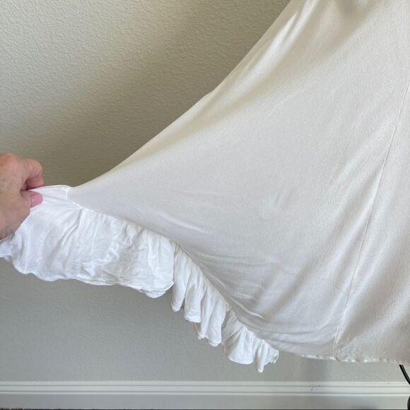 ‎Newbury Kustom White Ruffled Sleeve Blouse, Medium - Picture 7 of 10